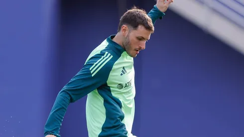 Santi Giménez busca ser titular con el Tri.