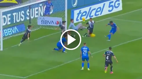 Ni el árbitro ni el VAR sancionar la acción.