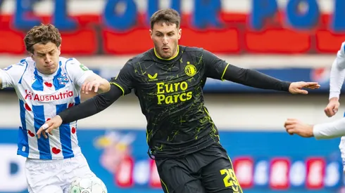 El canterano de Cruz Azul salió sustituido en la segunda mitad después de un partido flojo con los de Rotterdam.