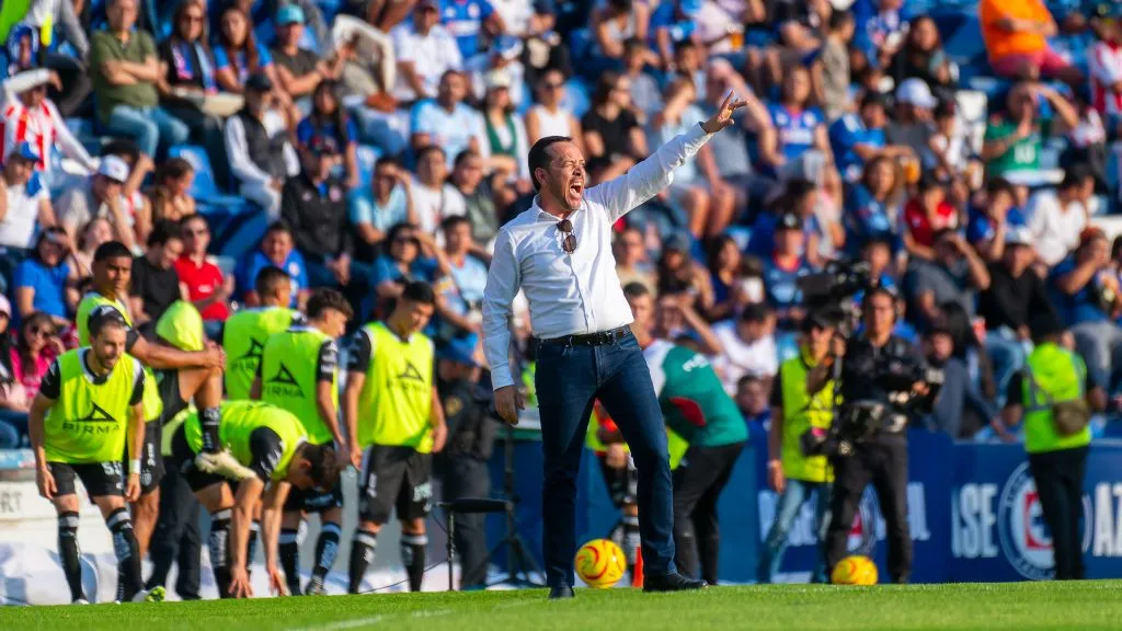 Fentanes, durante el duelo contra Cruz Azul. (Imago 7)