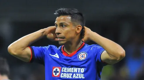 Ángel Sepúlveda fue retirado del Cruz Azul vs. Necaxa.