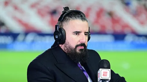 El polémico periodista no pasó por alto un dato que deja exhibido al lateral uruguayo, quien hoy sacó pecho en rueda de prensa.