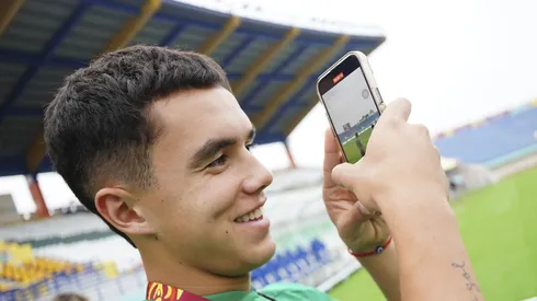 El canterano de Cruz Azul irá con la Sub 20 de México, pero avisó que no se cierra a la oportunidad de ir con los tres veces campeones del mundo.