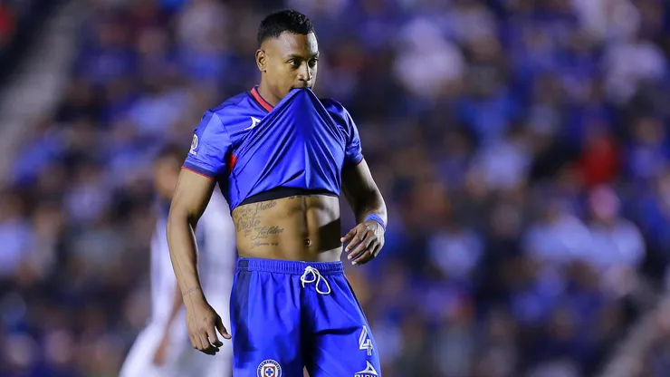 La noticia que muestra el mal torneo de Willer Ditta en Cruz Azul