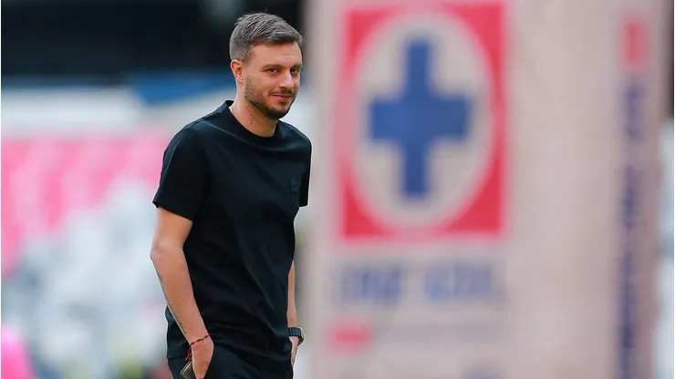 Anselmi tiene contrato con Cruz Azul.