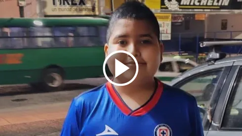 José Armando siguió de cerca la goleada de Cruz Azul.