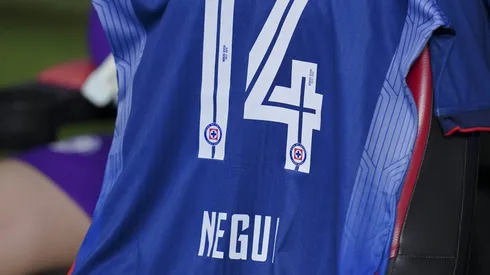 El delantero mexicano se despachó con un doblete ante su ex equipo en la goleada 3-0 de Cruz Azul.