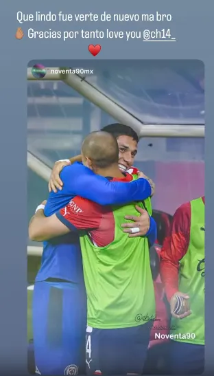 Publicación de Carlos Salcedo junto a Chicharito (IG Carlos Salcedo)