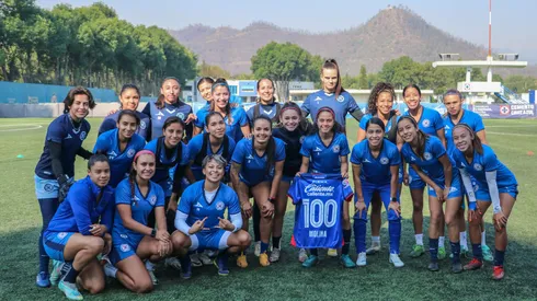 Dalia Molina festejó sus 100 partidos.