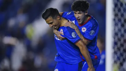 Ángel Sepúlveda felicitó a Uriel Antuna.