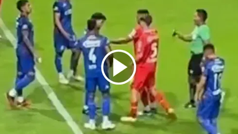 Nacho Rivero se empujó con Juan Escobar en el Toluca 0-1 Cruz Azul