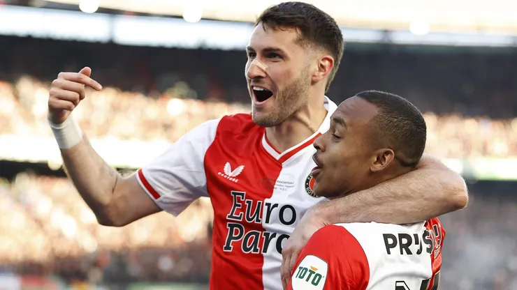 Santi Giménez regresa a la Eredivisie.