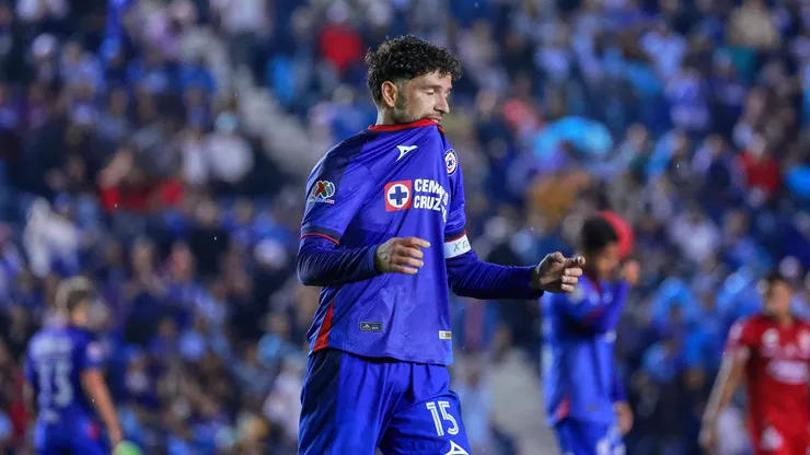 En el último minuto del partido se dio una jugada de posible penal para Cruz Azul que no fue revisada por el VAR. Significaba una posible victoria.