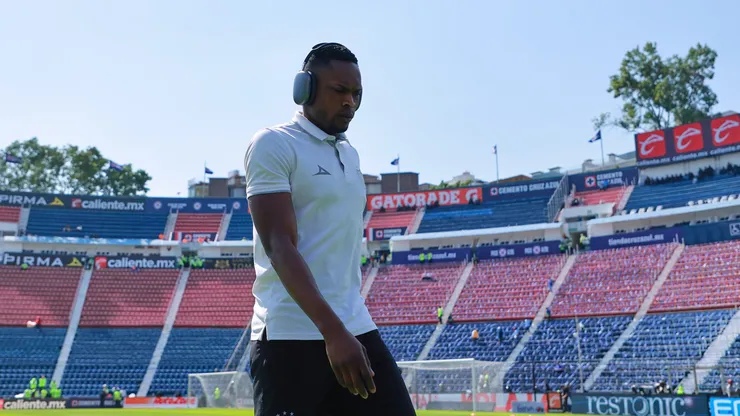 Cambindo tiene contrato vigente con Cruz Azul.