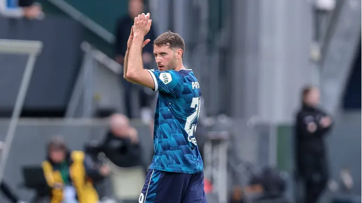 El canterano de Cruz Azul pasa un momento irregular en el Feyenoord pero sigue en la mira de varios clubes europeos.
