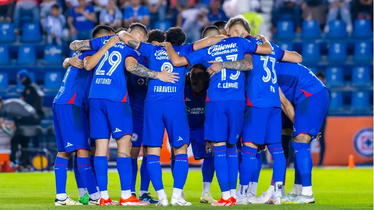 Ciudad de México a 6 de de Abril de 2024. Jugadores del Cruz Azul, durante el partido correspondiente a la jornada 14 del torneo Clausura 2024 de la Liga BBVA MX, entre la Máquina Celeste del Cruz Azul y los Rayados de Monterrey, realizado en el estadio Ciudad de los Deportes. Foto: Imago7 / Diego Padilla