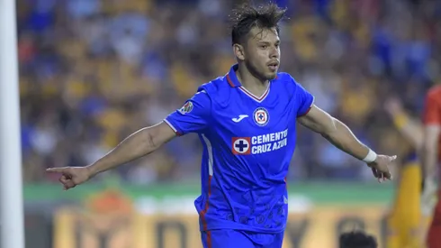 Ángel Romero es goleador en Brasil.