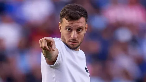 Martín Anselmi mete mano en el equipo para enfrentar a La Franja.