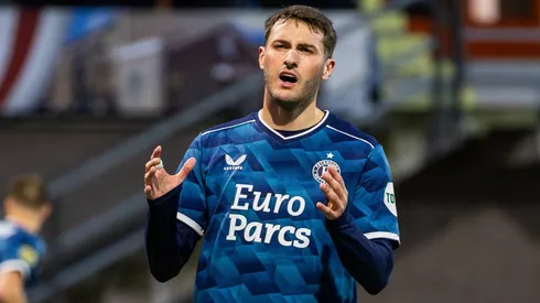 Santi Giménez no anotó en la fecha doble.