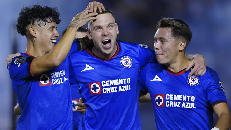 El vestidor de Cruz Azul respalda a Anselmi.