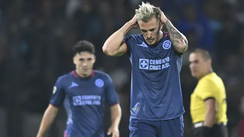 Cruz Azul se alejó del liderato.