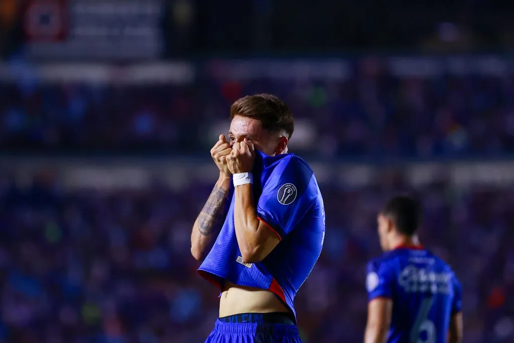 Lo que alejaría a Rodrigo Huescas de continuar en Cruz Azul (Imago 7)