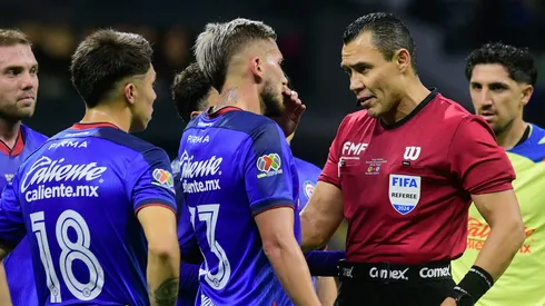 El Gato Ortiz marcó un polémico penal contra Cruz Azul.