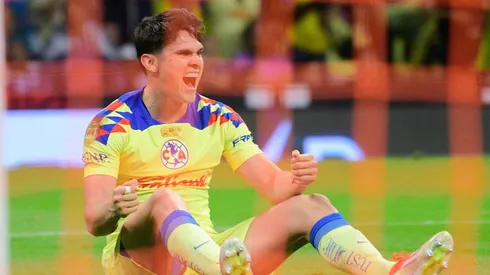 El defensor del Club América habría sido contactado supuestamente por Carlos Rotondi en el penal más polémico de los últimos tiempos.