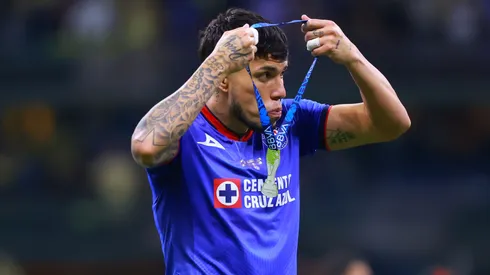 Carlos Salcedo en lamento tras perder la final ante América.