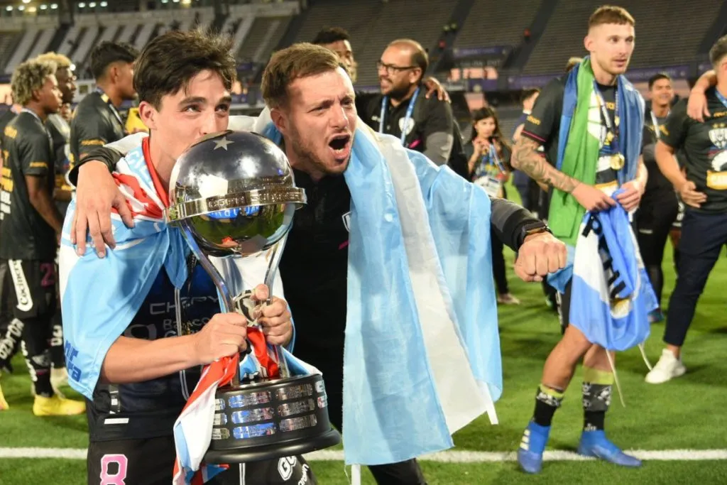 Lorenzo Faravelli y Martín Anselmi conquistaron la Copa Sudamericana en 2022.