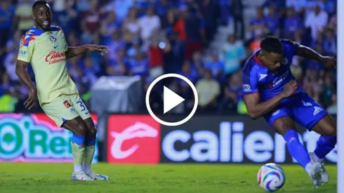 El defensor colombiano salvó a los suyos con dos jugadas que estaban destinadas a ser goles americanistas.