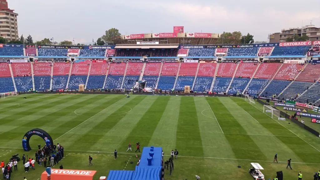 “Festejemos que la vida nos cruzó”, el mosaico de Cruz Azul para la final. (Guillermo Sandoval / Vamos Azul)
