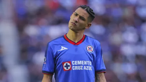 El delantero mexicano se perfila para salir de Cruz Azul.