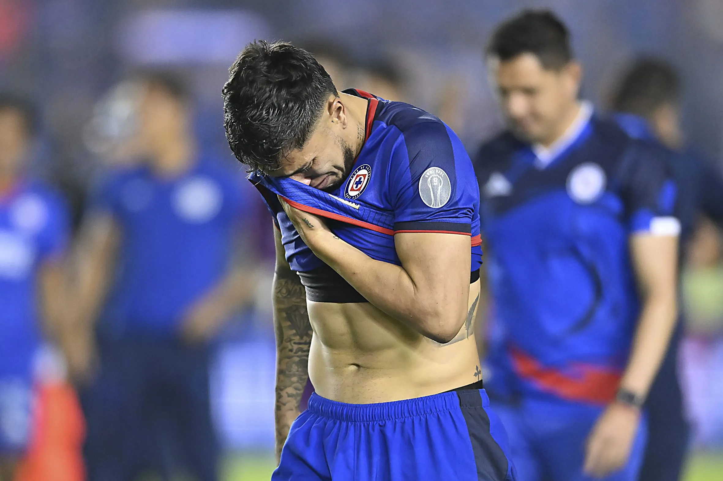 La emoción de Carlos Salcedo tras el Cruz Azul – Rayados. (Imago7)