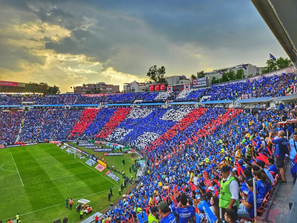 Así se vio el nuevo mosaico de Cruz Azul frente a Monterrey (@Ruben_Beristain)