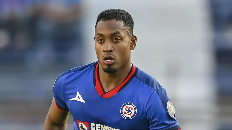 Willer Ditta causa baja en Cruz Azul vs. Rayados.