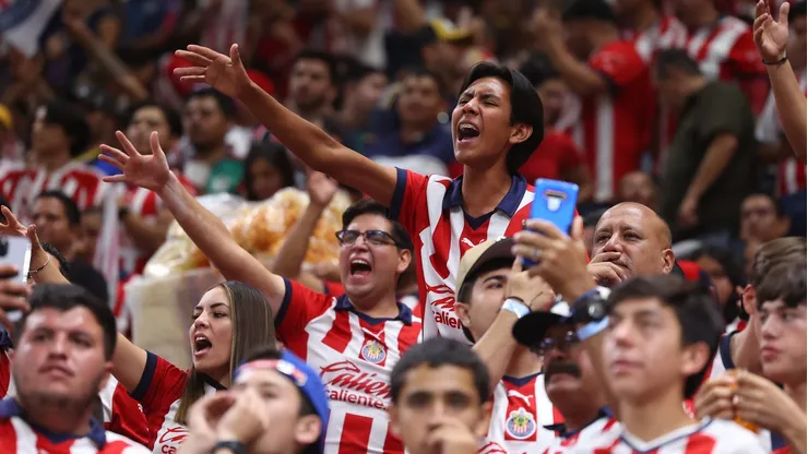El delantero mexicano estaría entre las opciones que maneja Iván Alonso para reforzar el ataque de los cementeros.