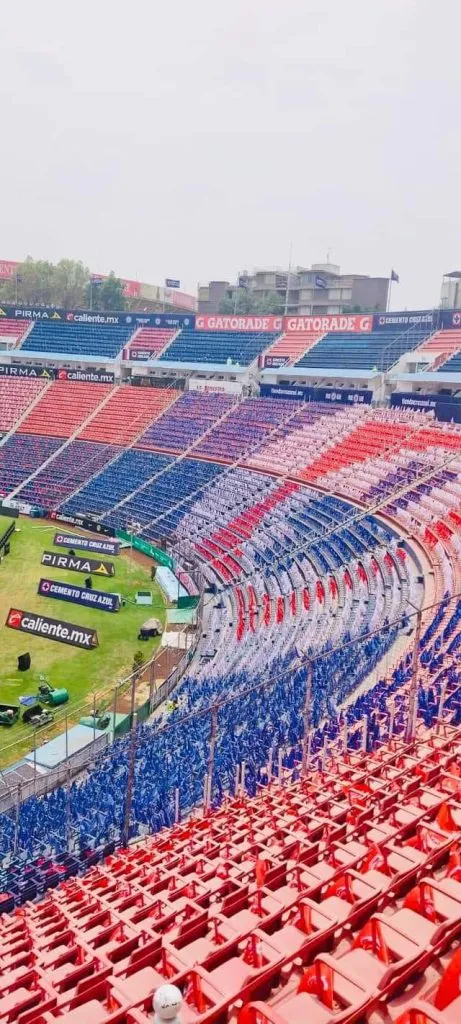 Mosaico para Cruz Azul vs. Pumas. (X: @HecManOficial)