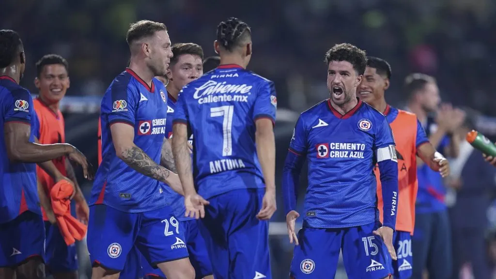 Cruz Azul le ganó 2 a 0 a Pumas.