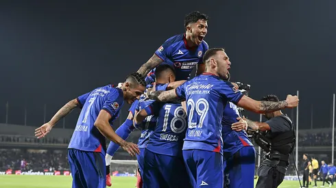 Los cementeros dejaron en encarrilada su clasificación a las semifinales tras imponerse 0-2 a los auriazules en Ciudad Universitaria.