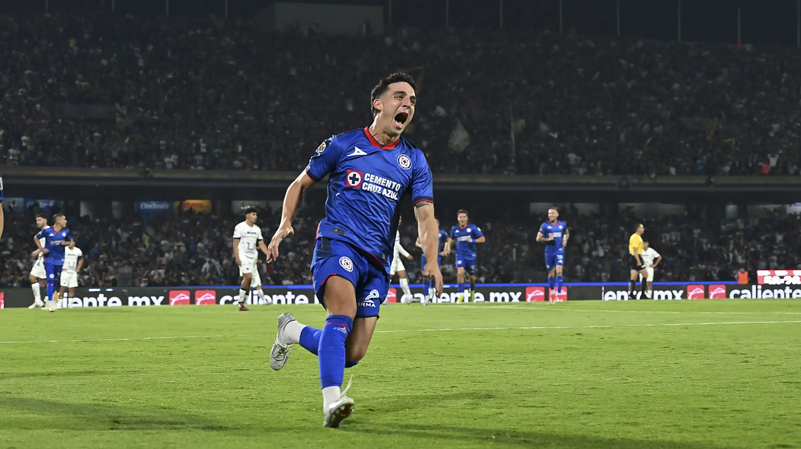 Faravelli festeja el 2-0 ante Pumas. (Imago 7)