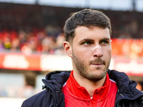 ¿Santiago Giménez tiene prohibido jugar?