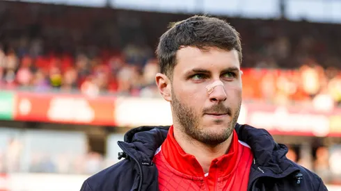 El canterano de Cruz Azul vuelve a salir del banquillo con el cuadro de Rotterdam en una Eredivisie que ya se definió.