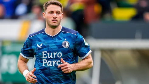 Santi Giménez juega sus últimos partidos con el Feyenoord.