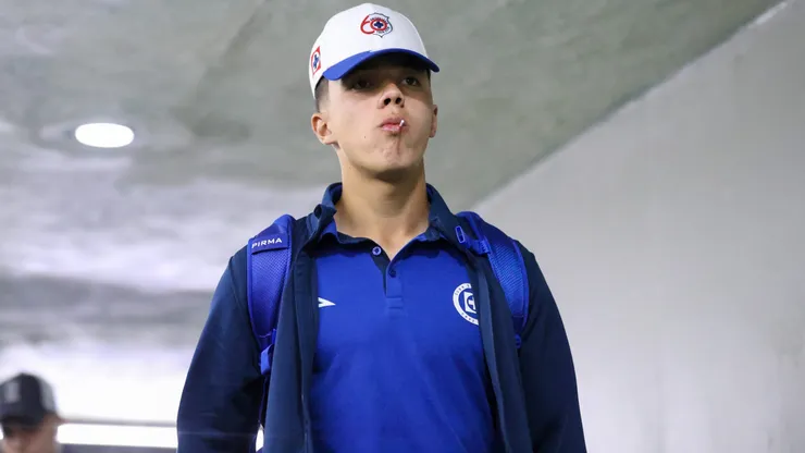 Levy arrancará como titular de Cruz Azul ante Pumas.