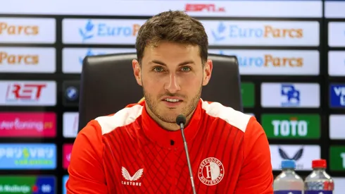 ¿Se va Santi Giménez del Feyenoord?