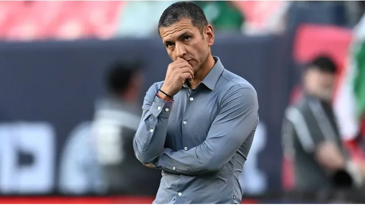 Jaime Lozano defendió a Santiago Giménez tras la derrota de México