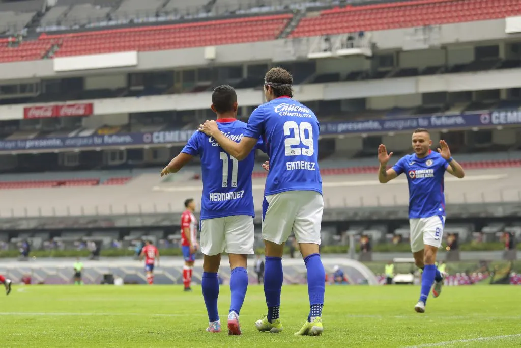Elías Hernández en festejo de gol, con la 11 de Cruz Azul. (Imago 7)