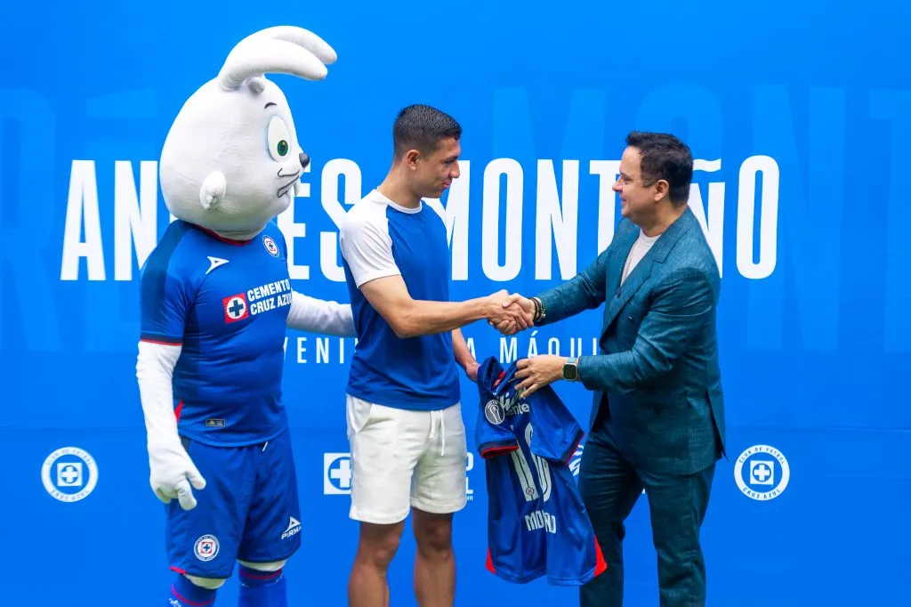 Andrés Montaño sorprendió a Martín Anselmi en los entrenamientos (Imago 7)