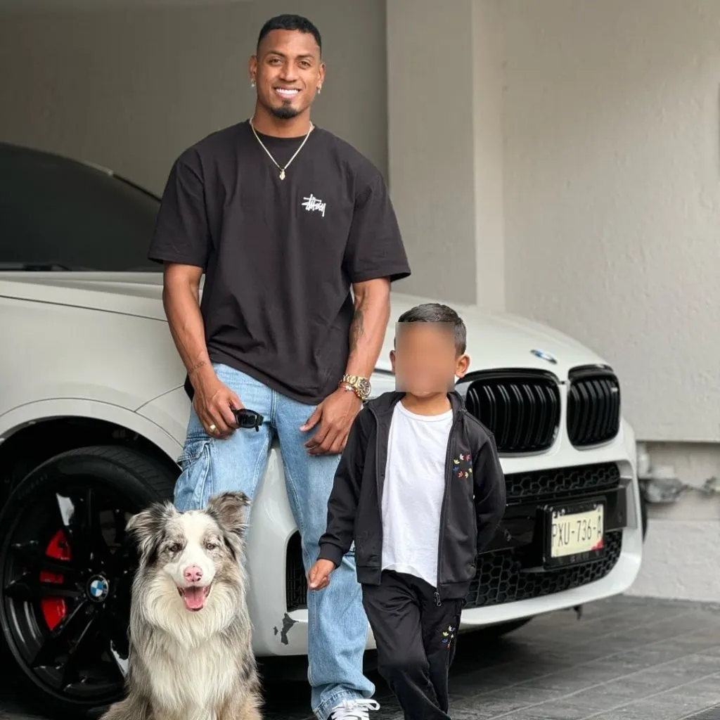 Willer Ditta con su hijo y Venus (IG Willer Ditta)